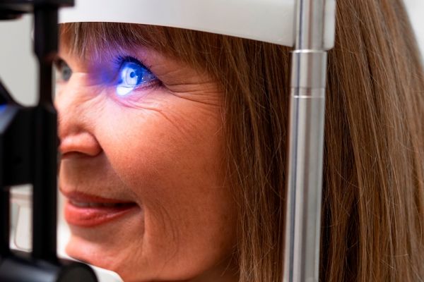 Современные методы лазерной коррекции: Femto-LASIK против SMILE